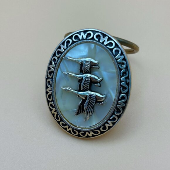 Vintage Western Germany Flying Geese Scarf Clip, Faux Mother of Pearl - Picture 5 of 5